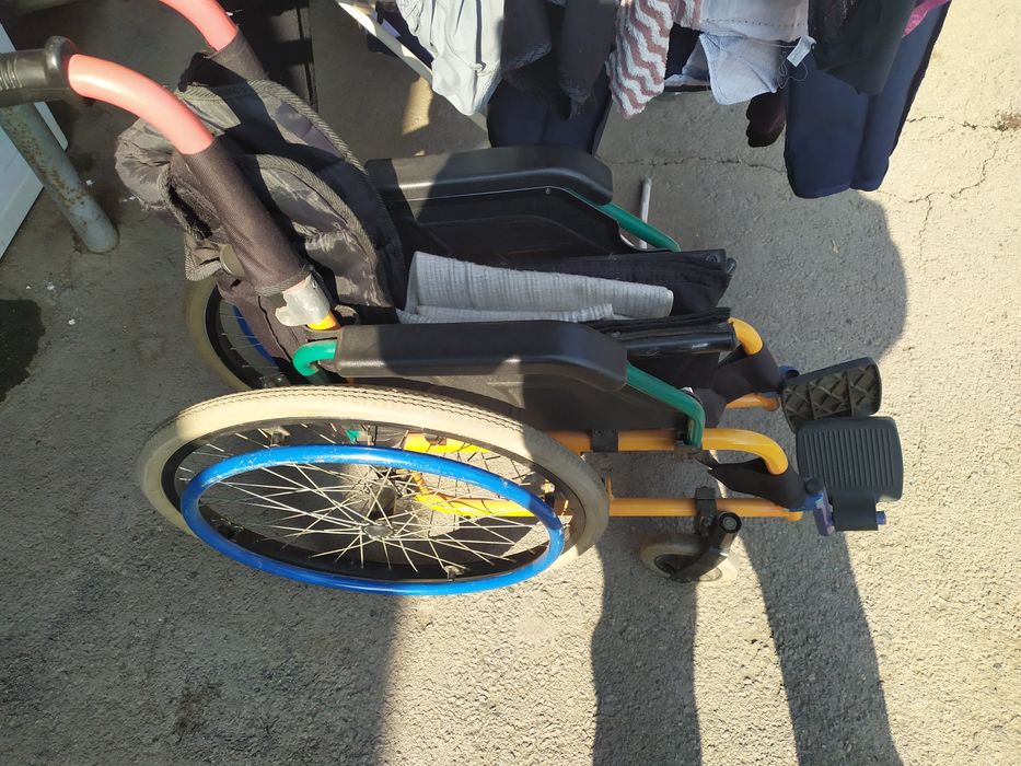 Продам инвалидную  каляску.