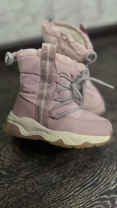 Продам зимние ботиночки