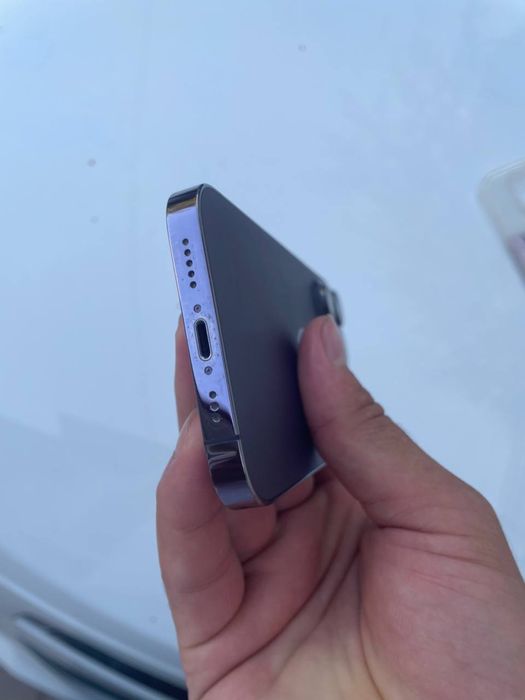 Iphone 14 pro kar dok bor