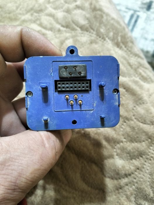 Vind piese electronice