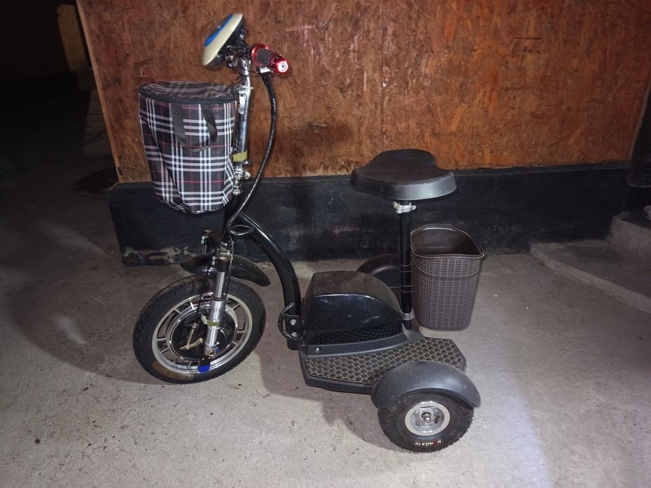 Продам б/у электросамокат