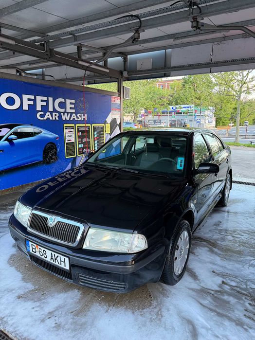Škoda Octavia Tour 1.6 benzină 102 cp cititi descrierea