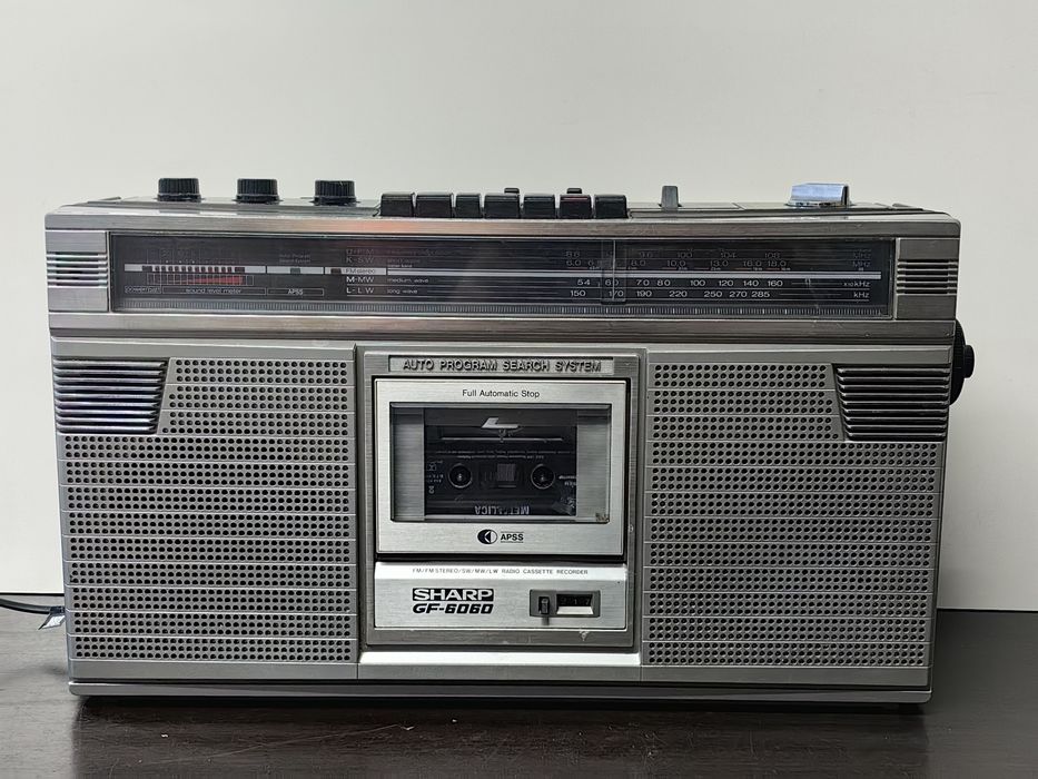 Радиокасетофон Sharp Gf-6060