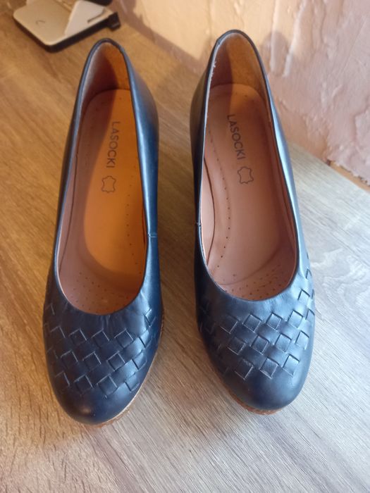 Pantofi de piele, noi,  de primavara/toamnacu platforma