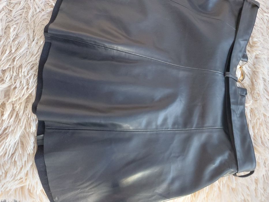 Къса кожена пола ZARA