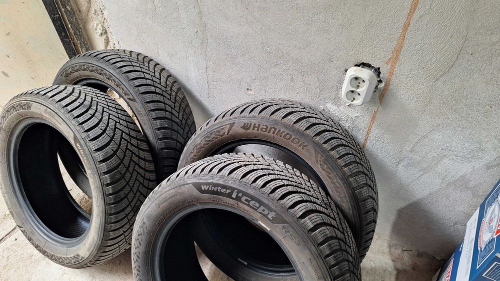 Продавам 4бр зимни гуми  Hankook  205/55/16