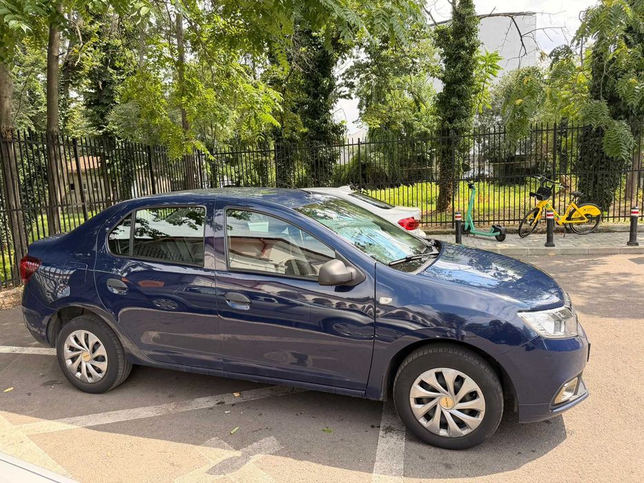Vând Dacia logan