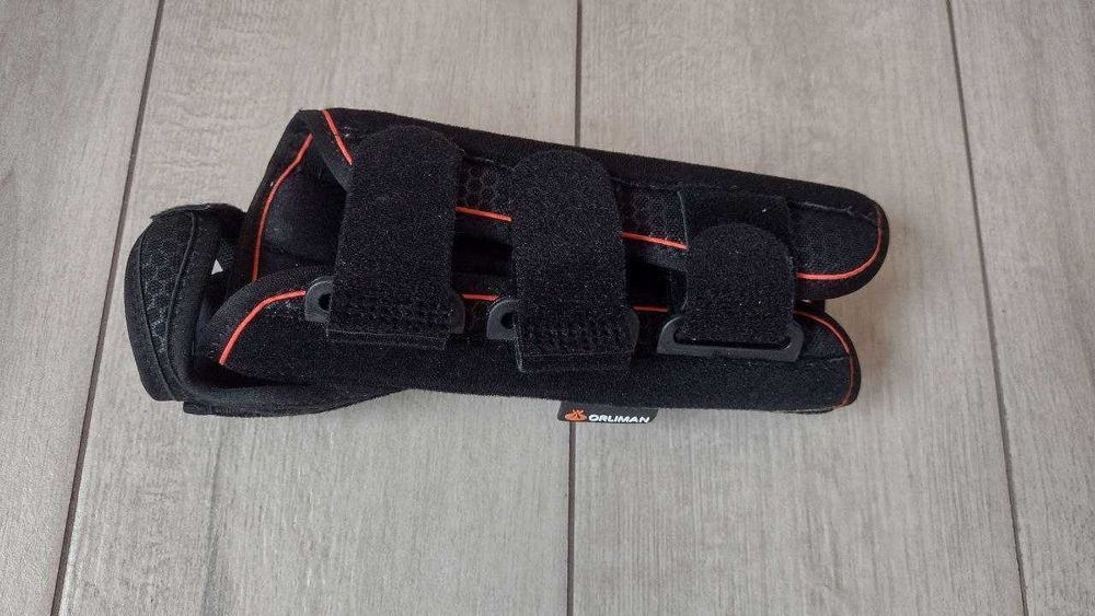 Медицинска ортеза, шина за китка и палец