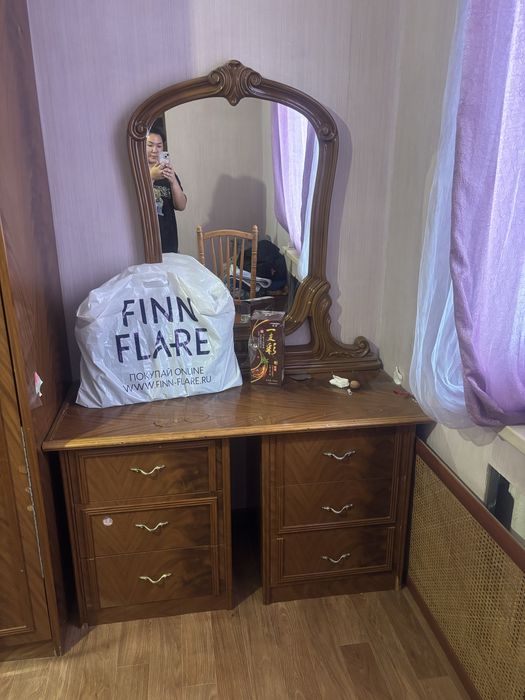 Шкаф трюмо прикраватные тумбочки