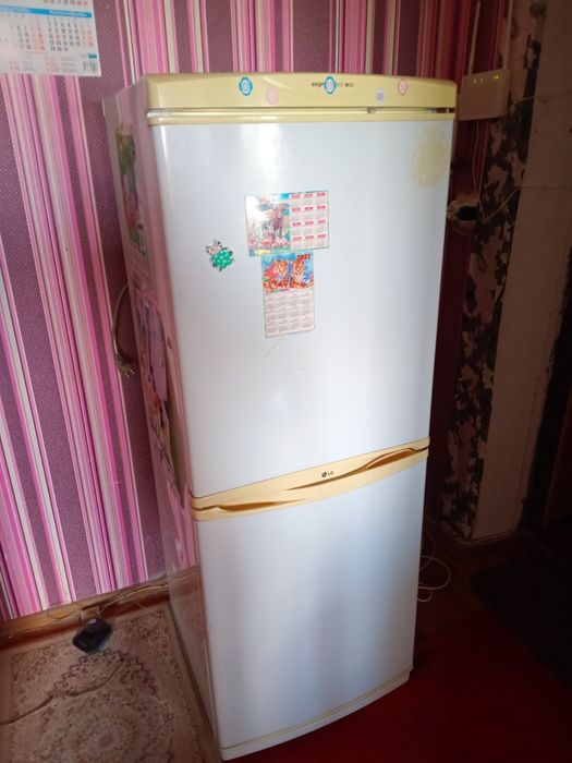 Продам холодильник на запчасти