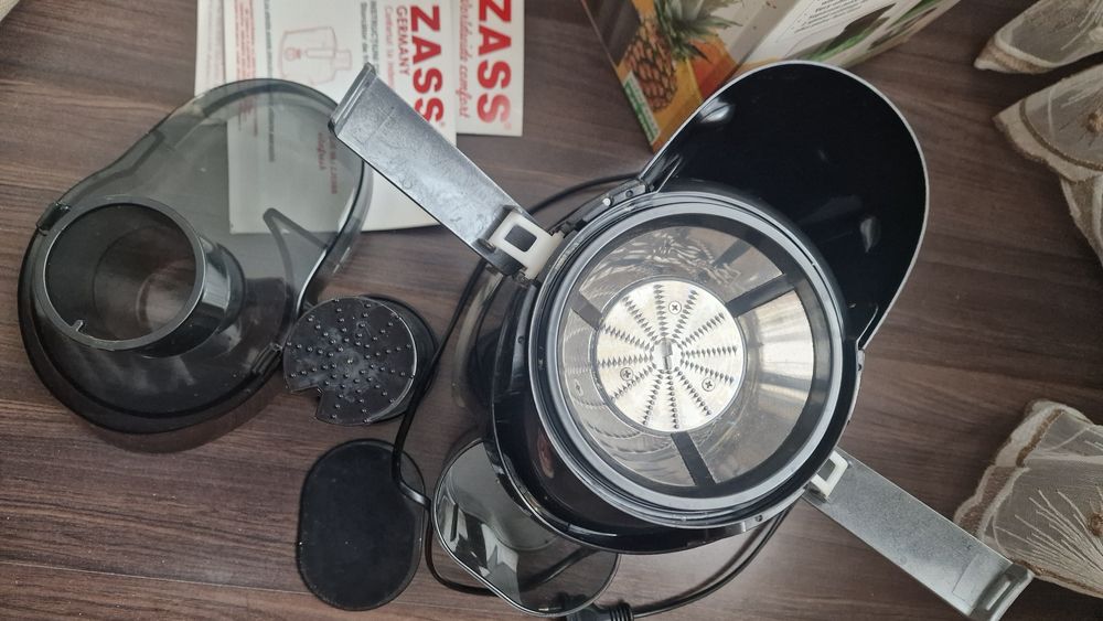 Storcator de fructe Zass ZJE 08B, 400W, 2 Viteze,Recipient pulpa 450ml