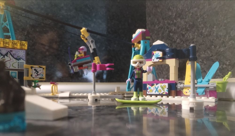 Конструктор LEGO Friends - Лифт в зимния курорт (41324)