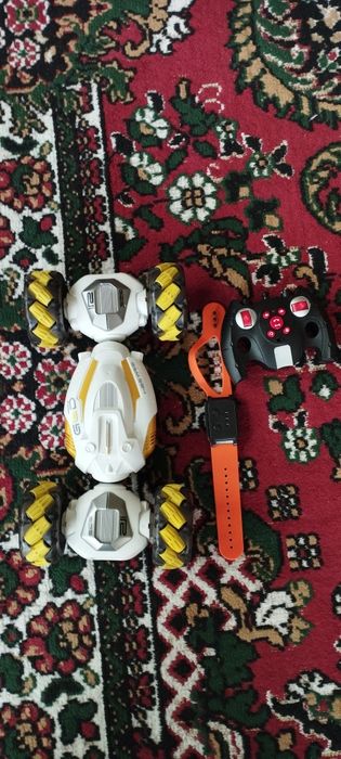 Радиоуправляемые машина в хорошем состоянии