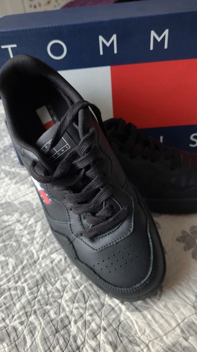 Vând papuci bărbați Tommy Hilfiger