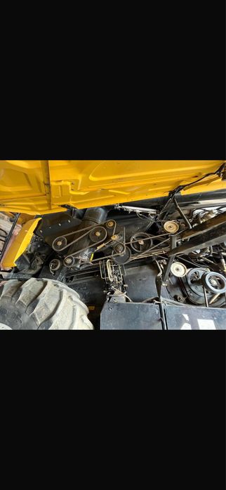 Combina new holland cr9080