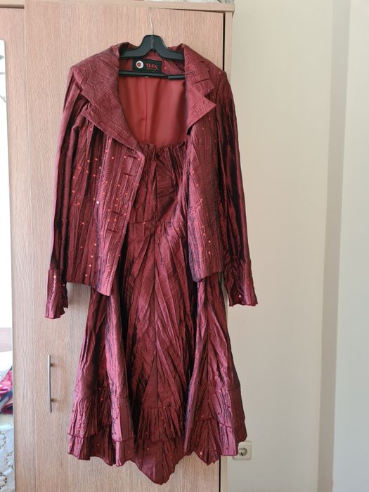 Дамски  костюм(пола и сако)