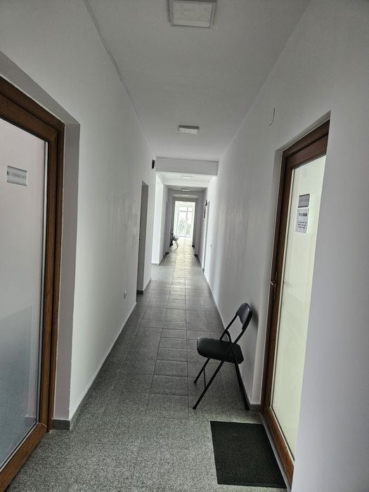 Inchiriez spatii birouri/ comerciale