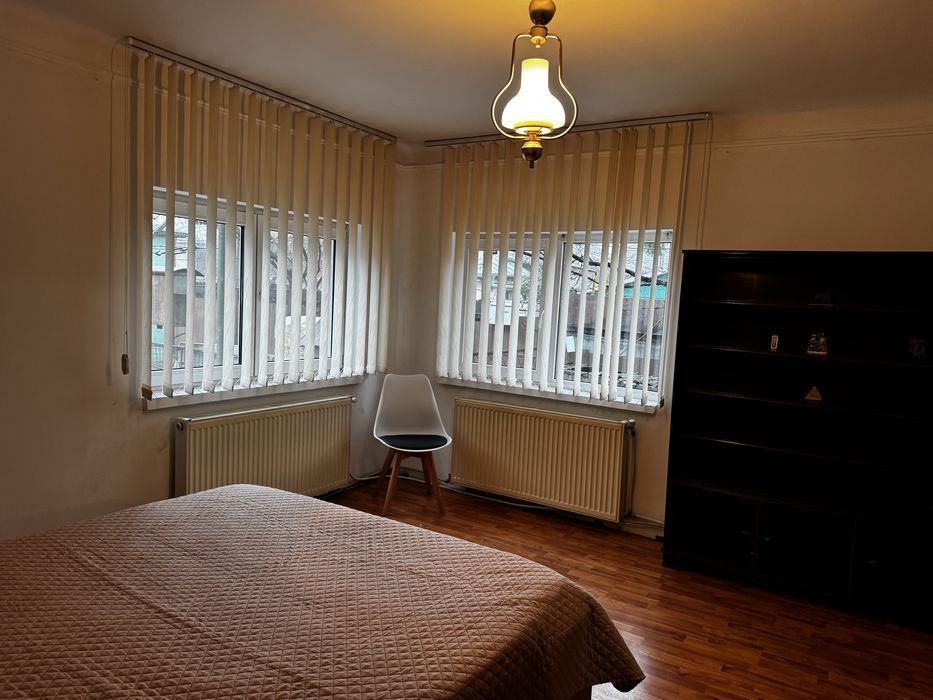 Aparatorii Patriei-Inchiriez casa curte