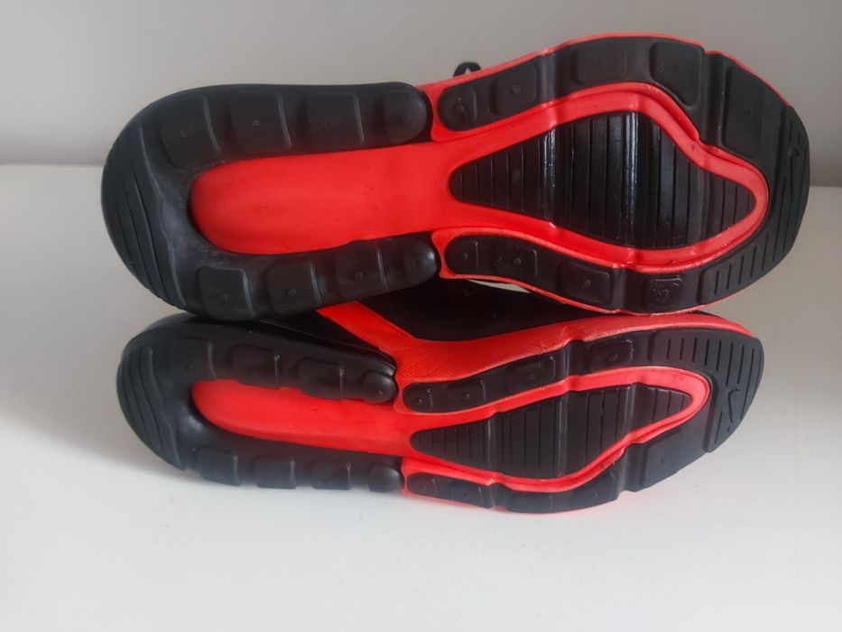Nike Air max 270 , 42  номер стелка 26.5см. Като нови. Оригинал