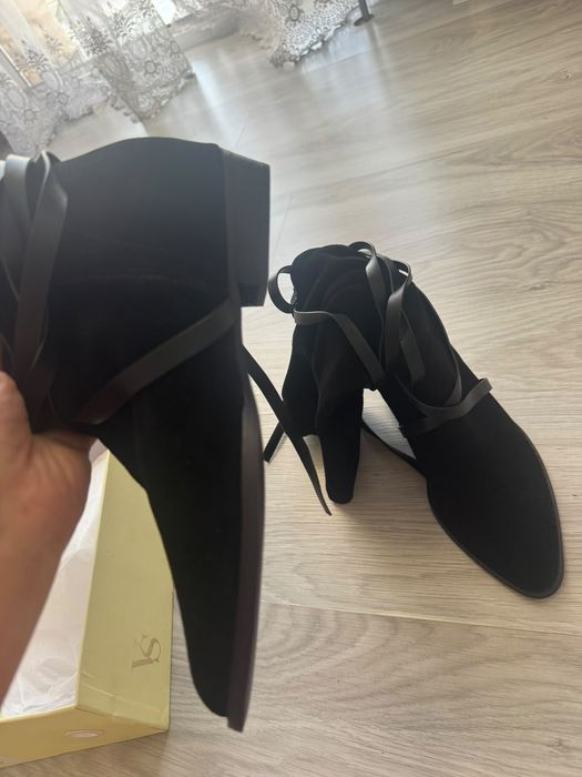 Продам новые осенние сапоги