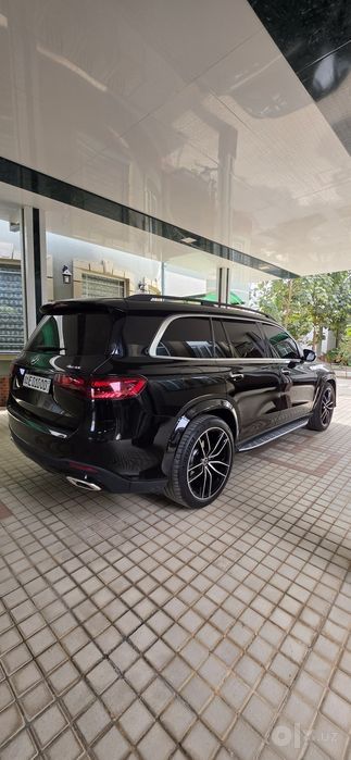 Mercedes-Benz GLS 450 sotiladi.