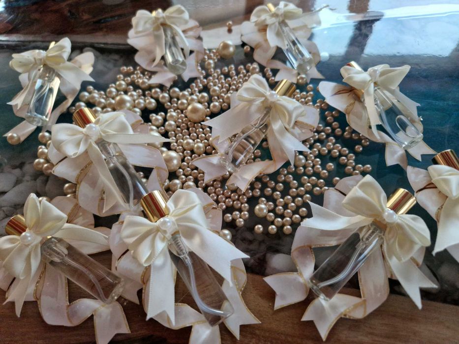 Подаръци за гости - Ръчно изработени мини парфюмчета