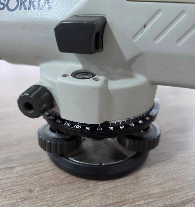 Оптичен нивелир SOKKIA B40