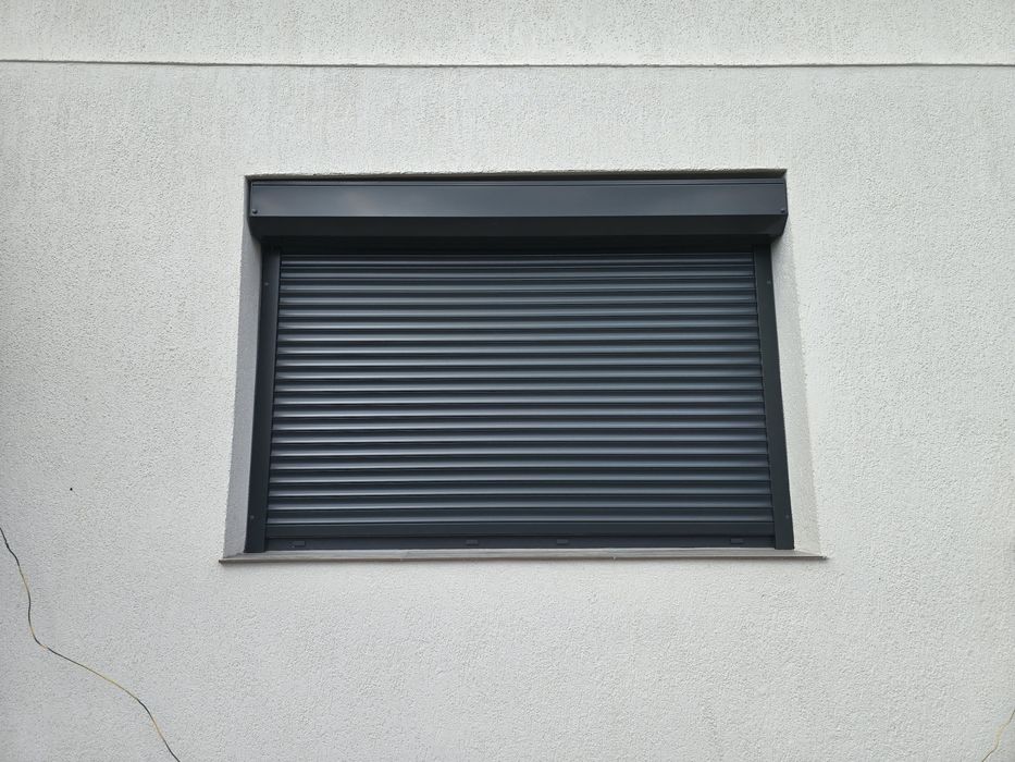 Usi garaj rulou din Aluminiu