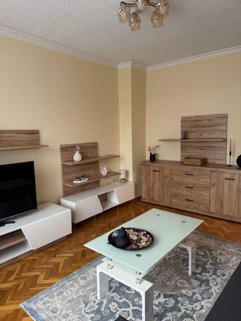 Продава двустаен апартамент в ж.к. Лозенец