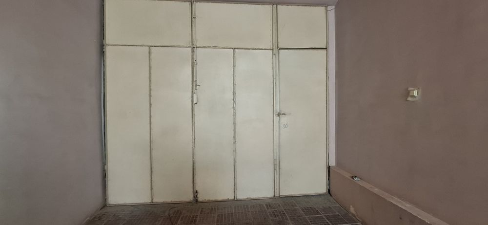 Temir darvoza sotiladi