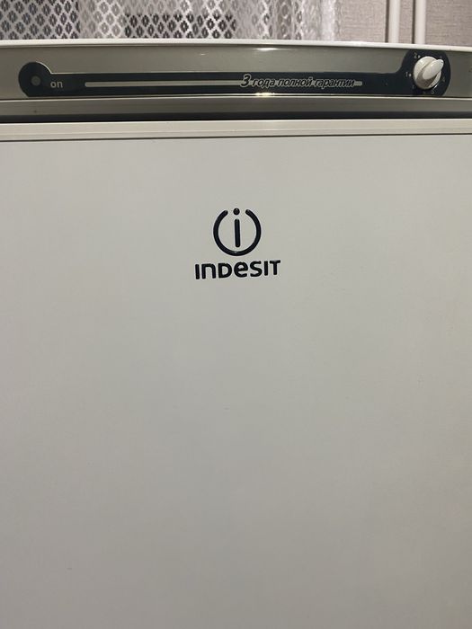 Продам холодильник Индезит