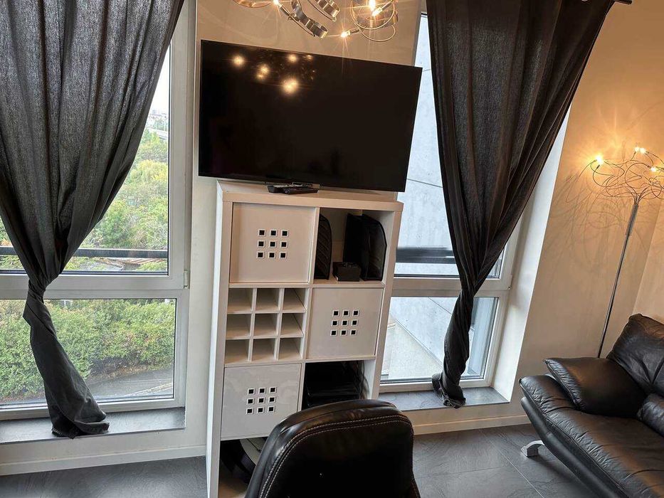 Дава се под наем Тристаен апартамент в София, Оборище - 110 кв.м за 1200 € - Снимка #2