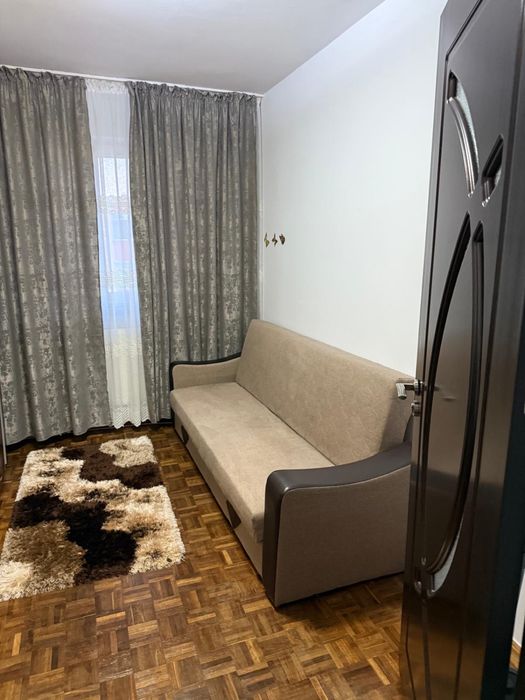Închiriez apartament 3 camere – Craiovița Nouă (zona Materna)