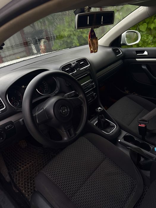 VOLKSWAGEN Golf 2011 — imagine 3