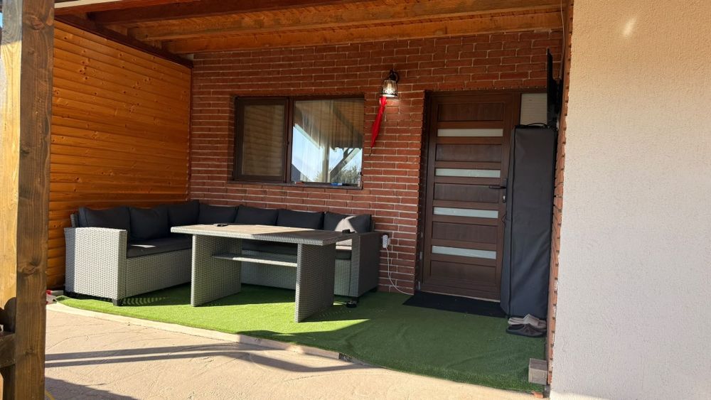 Casă de vânzare - zona Sat Costi