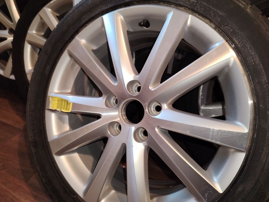 Продавам 5 Гуми Uniroyal с джанти към тях