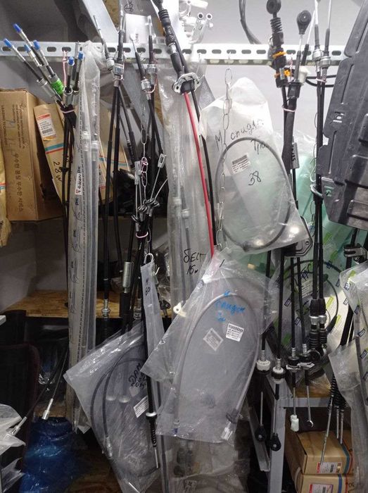 Трос сцепления, газа, ручного тормоза, спидометра, багажника, капота