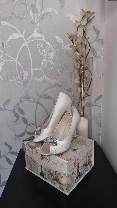 Pantofi mireasa noi