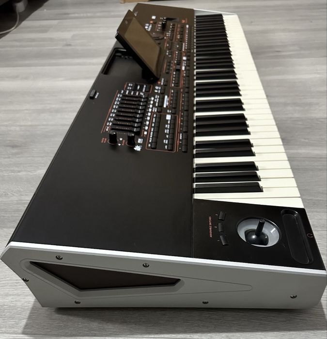 Vând Korg Pa4x Impecabilă