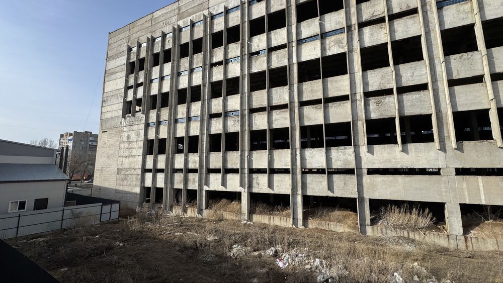 Продам здание в центре города.