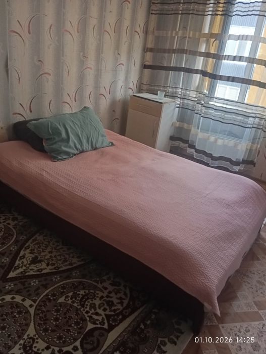 Продам диван, кровать, стойку
