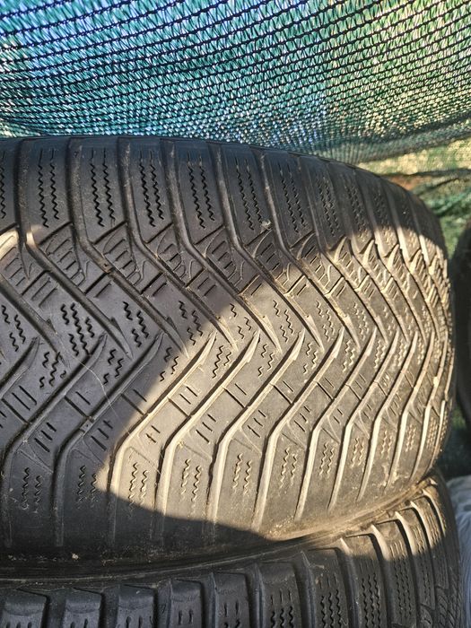 Vand anvelope iarna 225/40/18