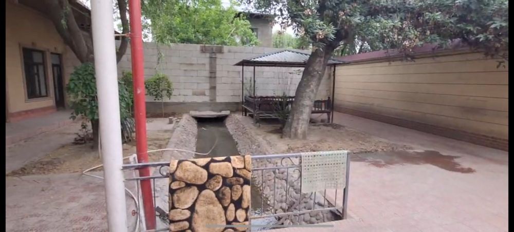 3 sotixli eski choyxona uchastkasi sotiladi.