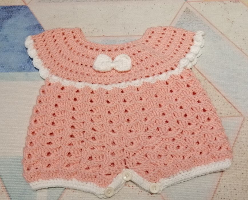 Set 2 costumase lucrate manual 3-6 luni