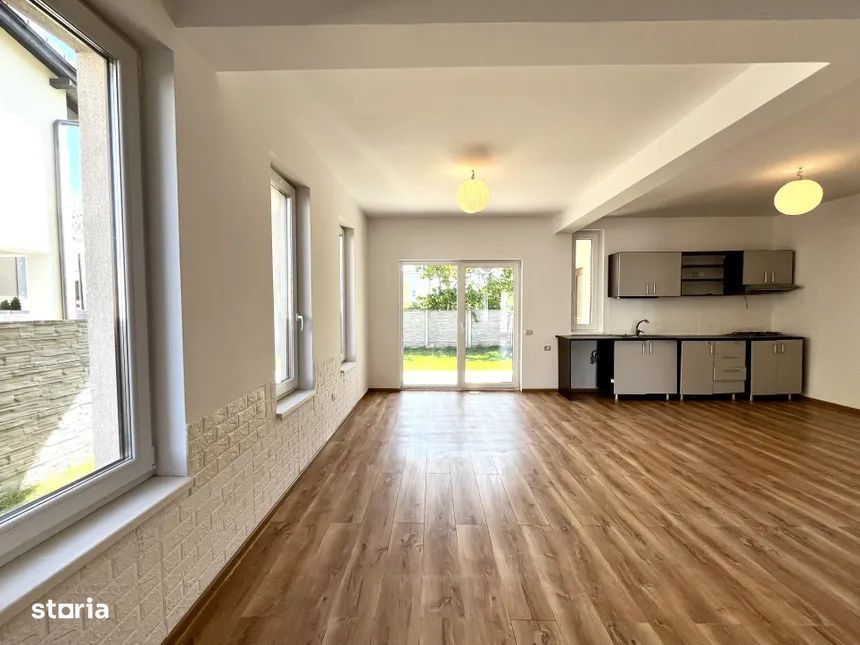 Casă de închiriat 5 camere + 5 băi + 3 balcoane + terasă 800€/luna