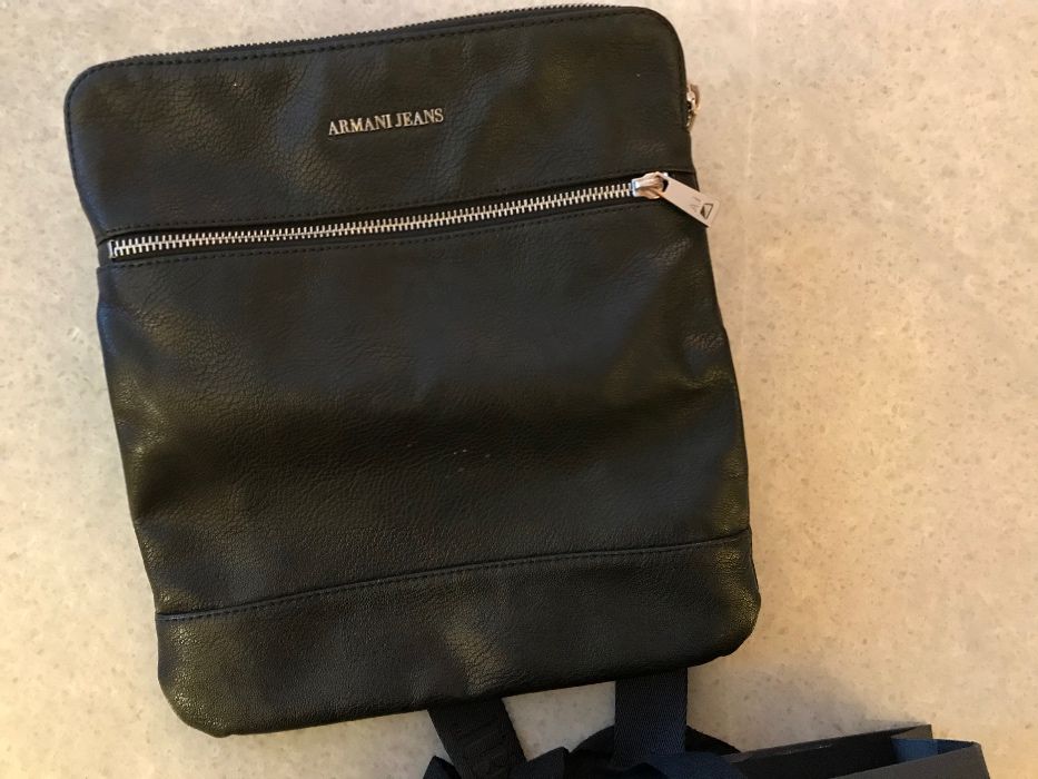 Armani стилна Мъжка чантичка продава