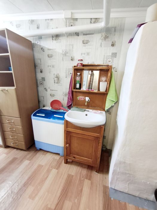 Продам! Дом 2ком.кухня в р-не Бензострой.