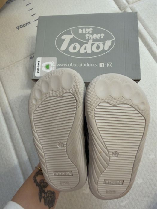 Боси пантофи Todor