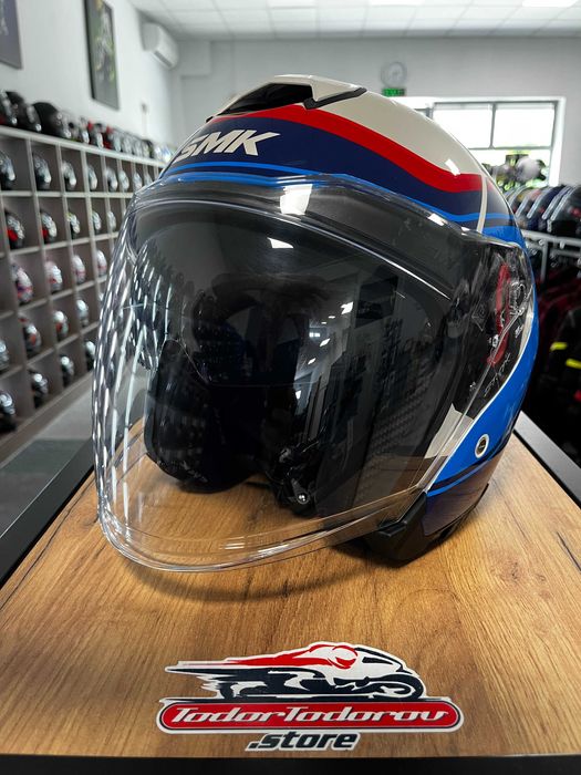 Скутер мото каска SMK GT-J TOURMAX ,S 55-56 вградени очила ,като нова