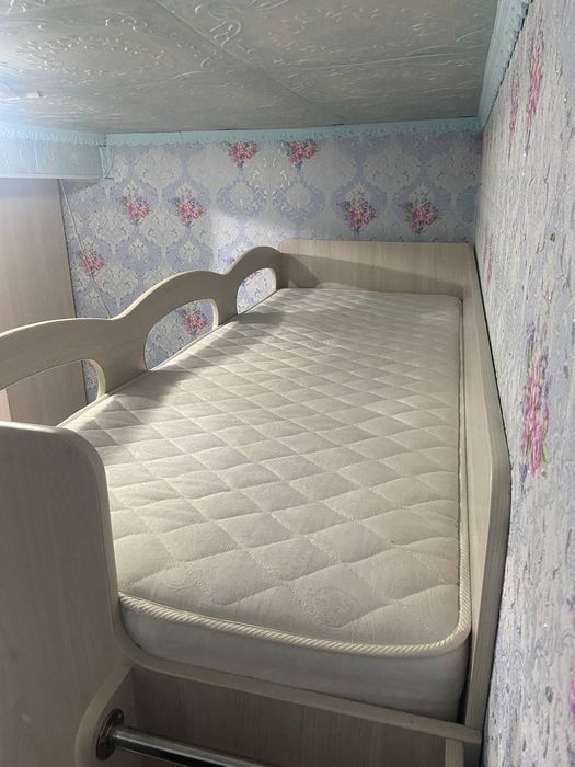 Продам двухъярусную кровать